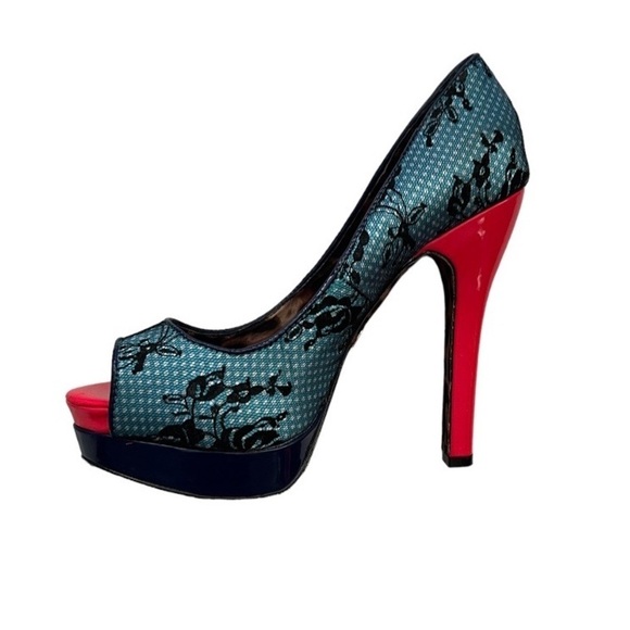 Betsey Johnson Shoes - NEW!!! Betsy Johnson Lace Peep toe heels Size 7.5
